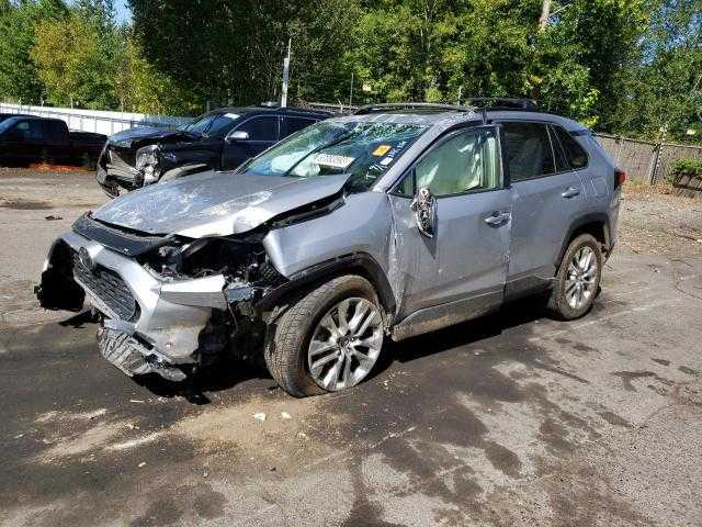 2019 Toyota RAV4 en desarme