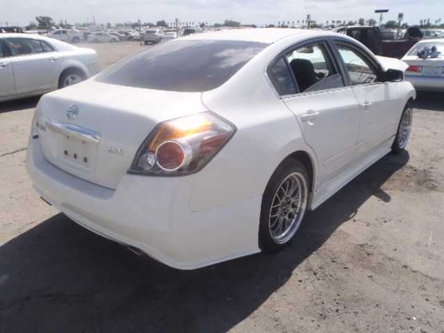 2010 Nissan ALTIMA en desarme