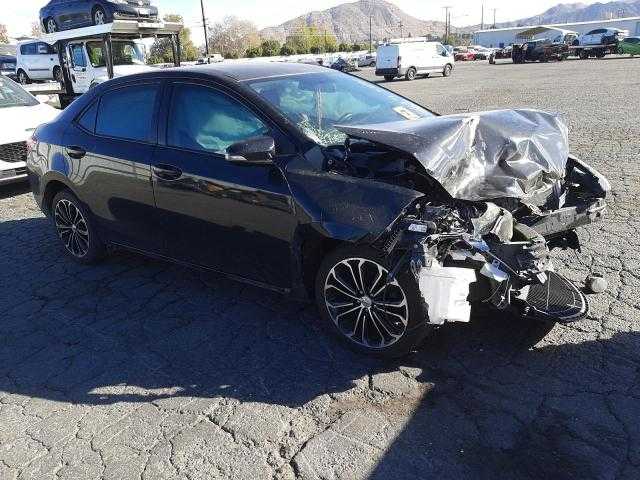 2015 Toyota COROLLA en desarme