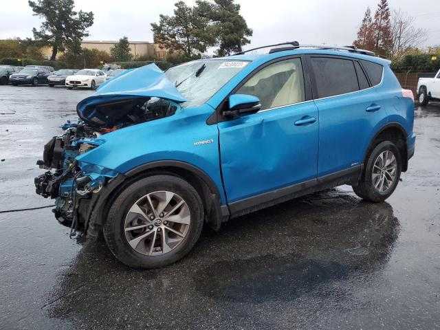 2017 Toyota RAV4 en desarme